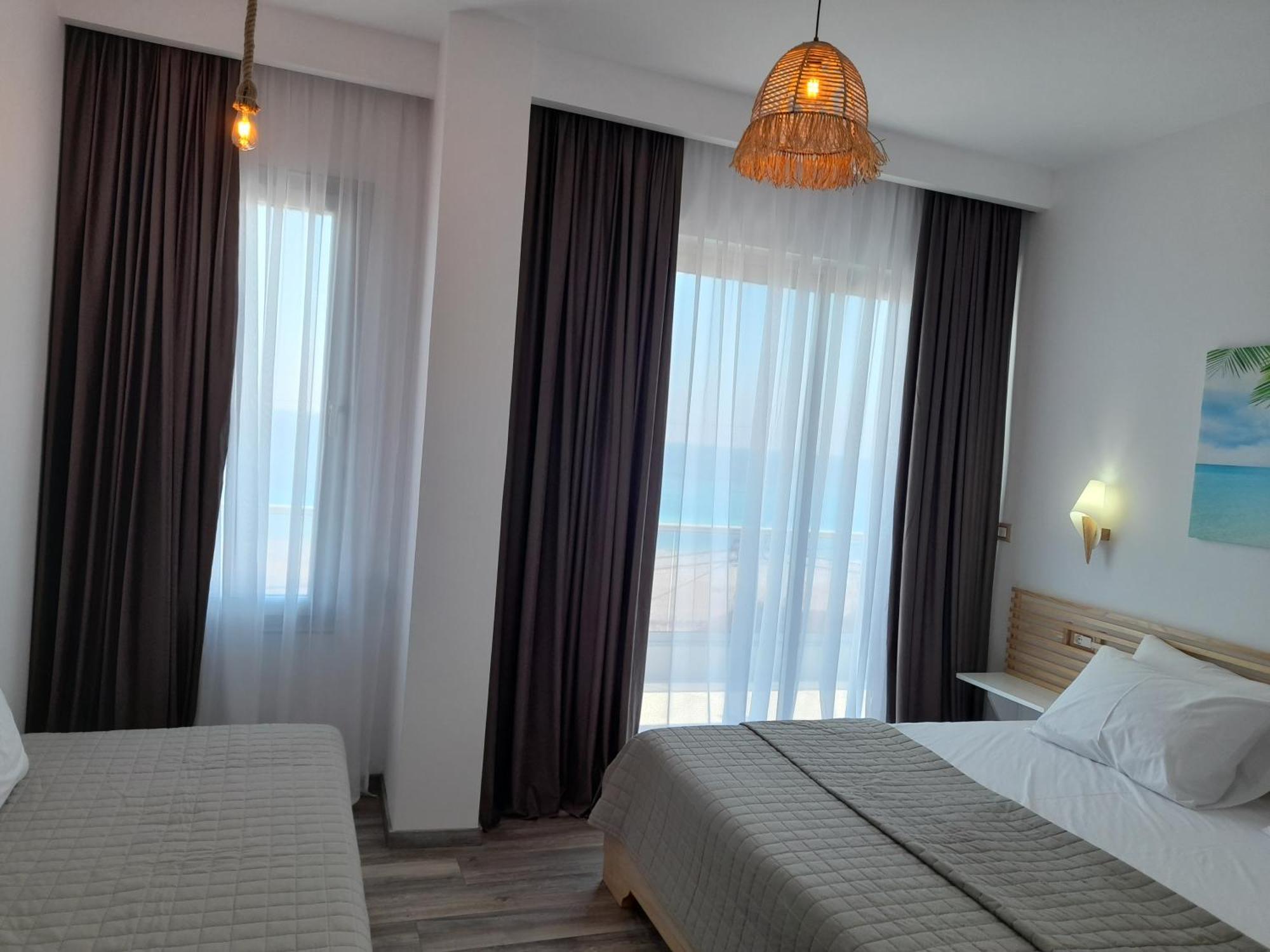 Anxhelos Hotel Himarë Exterior foto